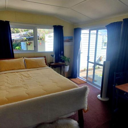 Waikanae Studio B&B Buitenkant foto